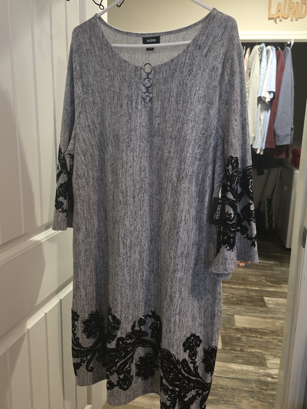NWT size 2X Tacera Gray Knit Dress with Black Scroll Print